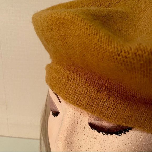 French Style Beret, with Classic Tail at Center Top. Knit Felted Wool Fe… - Picture 5 of 7